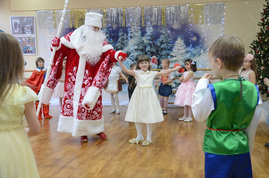 karnaval-skazochnyh-geroev-24-12-2015086.jpg